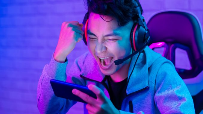 cybersport gamer win the game God of War, jeu d action aventure parmi les jeux les plus tendance sur Twitch