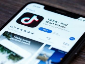 smartphone avec l’application TikTok