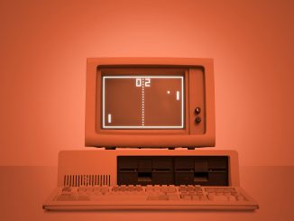 Un des tout premiers ordinateurs lançant le jeu de tennis Pong maitrisé par les neurones.