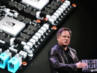 Jensen Huang, le patron de Nvidia présentant sa plateforme de superordinateur.