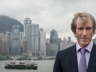 Michael Bay, le réalisateur qui pourrait bien prendre en main l’adaptation au cinéma de la web série « Skibidi Toilet ».