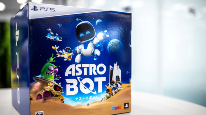 jeu-astro-bot-sortie-nicolas-doucet-ps5 La boite du jeu « Astro Bot » sur PS5.