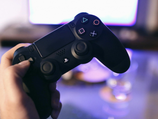 Manette de jeu pour PlayStation.