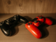 Manette de jeu vidéo.