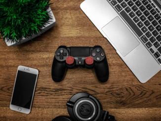 Manette et PC.