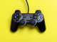 Manette de jeu vidéo.