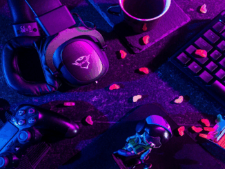 Flatlay d'équipements de jeu.