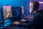 Joueur concentré pendant une session gaming intense
