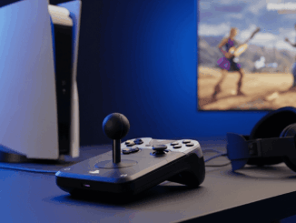 Stick arcade FlexStrike posé sur une table